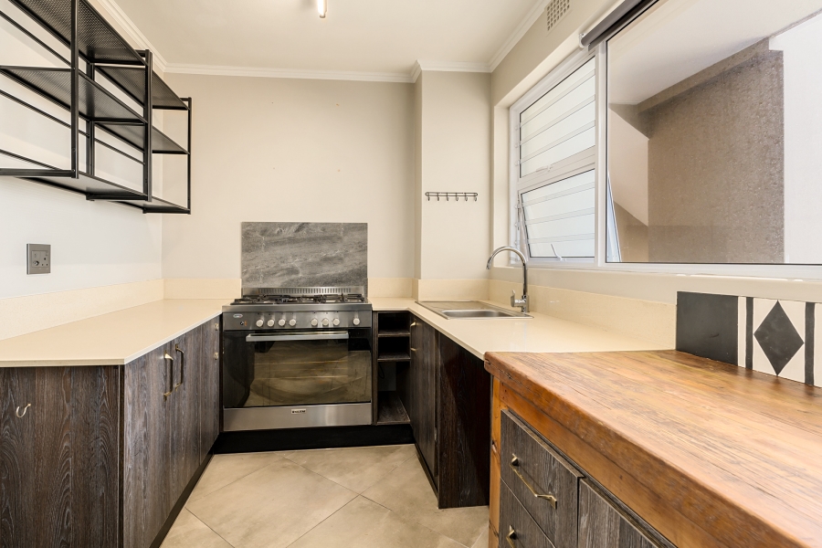 To Let 2 Bedroom Property for Rent in Sea Point Western Cape